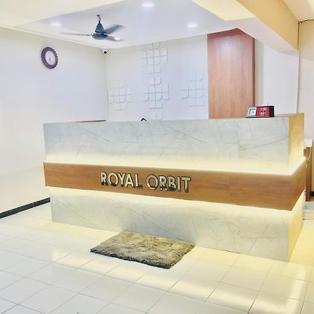 Hotel Royal Orbit Rajkot Extérieur photo