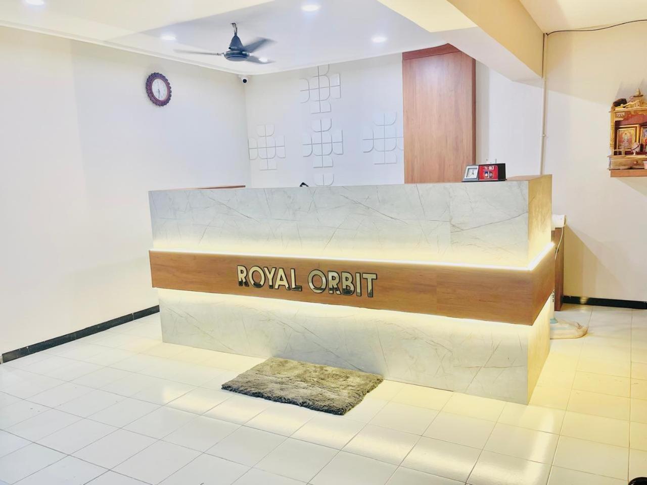 Hotel Royal Orbit Rajkot Extérieur photo